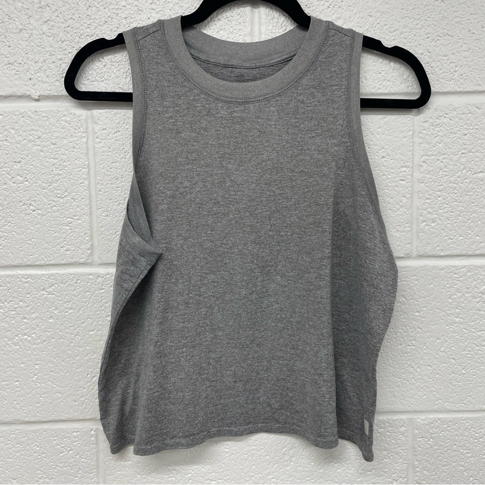 Vuori Gray Muscle Tee for Women - no size tag (small?)check pictures for msmts